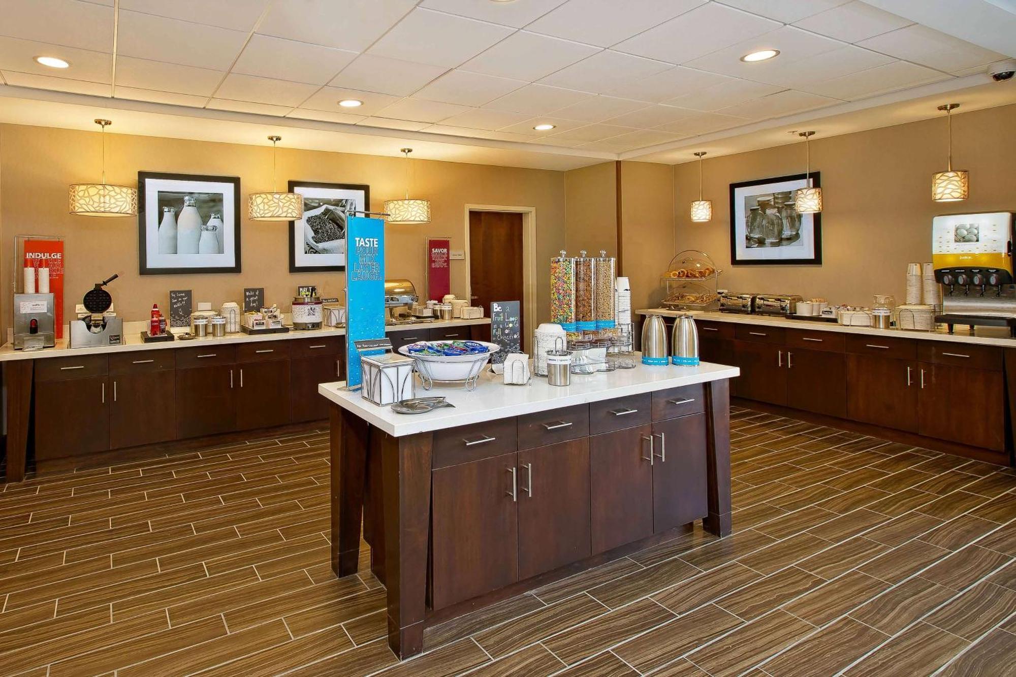 Hampton Inn By Hilton West Bloomfield Novi Farmington Hills Exterior photo